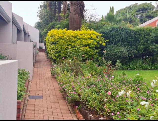 2 BEDROOM APARTMENT FOR SALE IN BRYANSTON